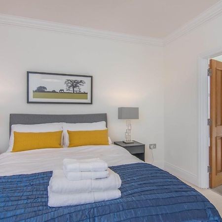 피터버러 Jubilee Mansions 5* Retreat 아파트 외부 사진