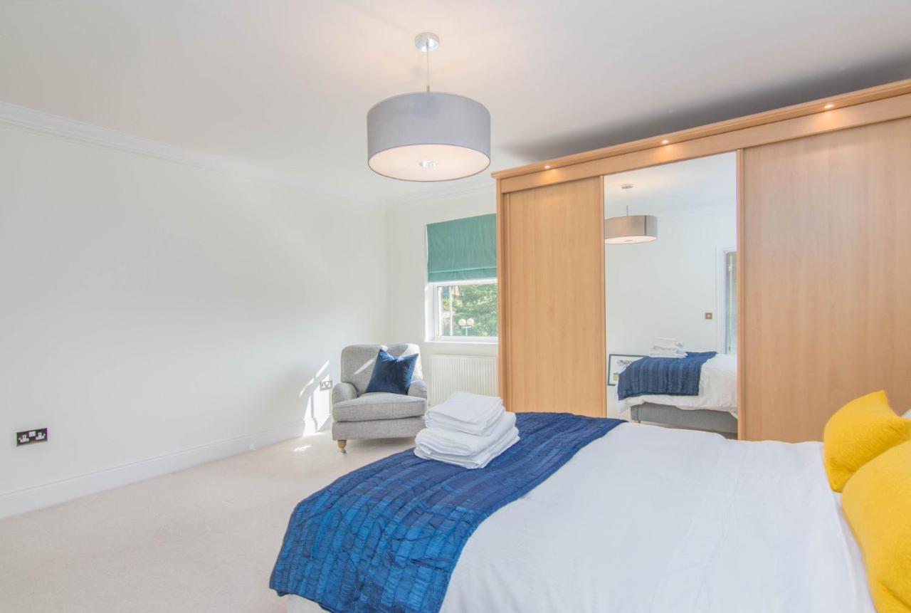 피터버러 Jubilee Mansions 5* Retreat 아파트 외부 사진