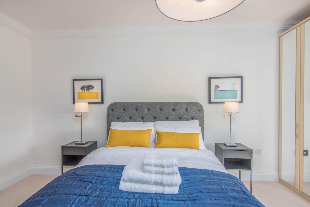피터버러 Jubilee Mansions 5* Retreat 아파트 외부 사진